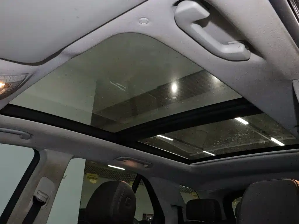 Mercedes-Benz GLE (Import) — миниатюра 39