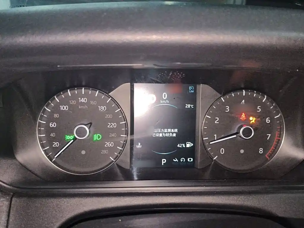 Land Rover Velar — миниатюра 4