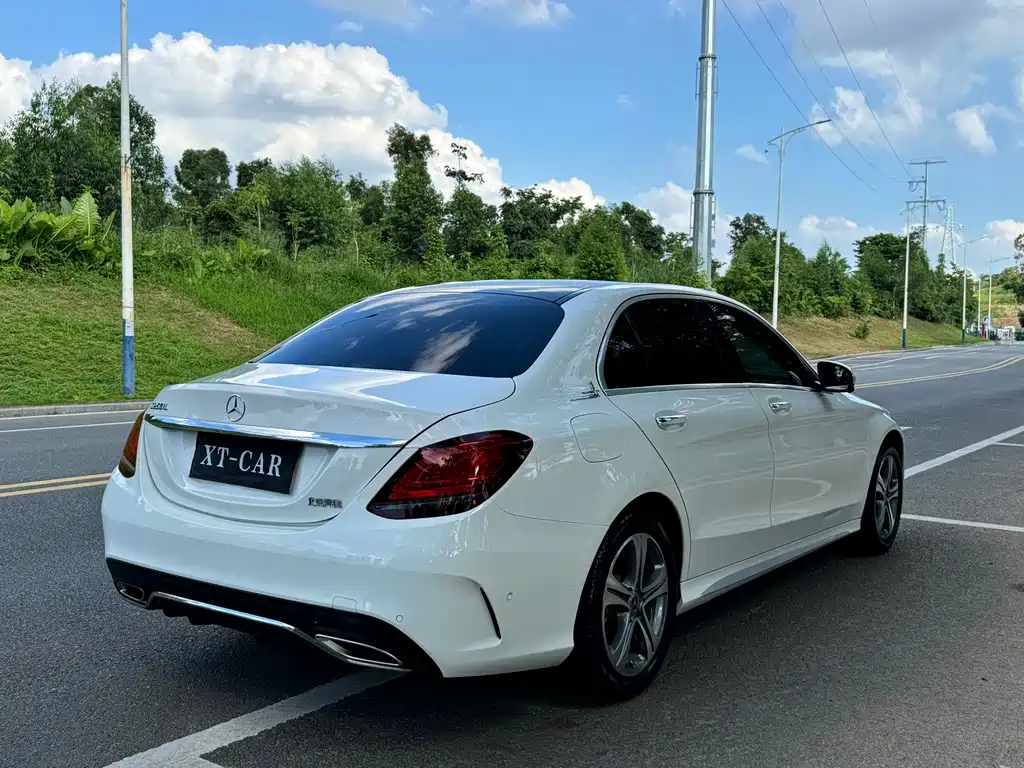 Mercedes-Benz C-Class — миниатюра 6