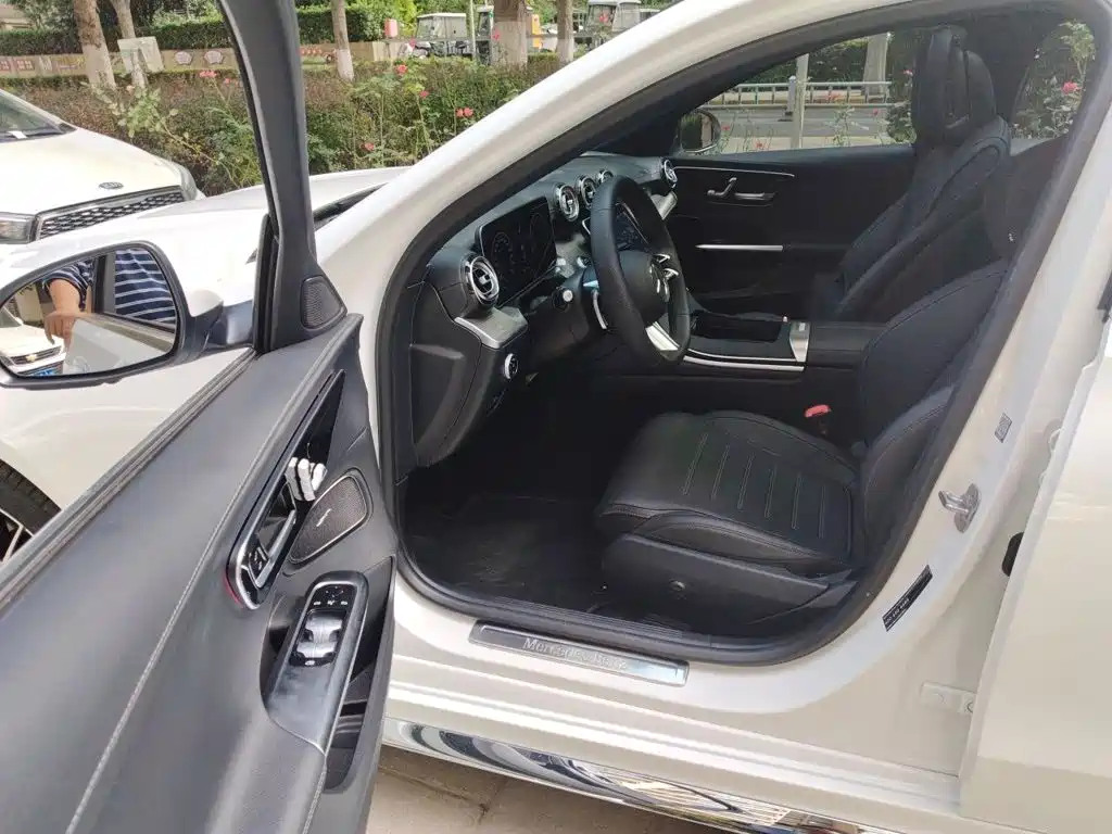 Mercedes-Benz C-Class — миниатюра 12