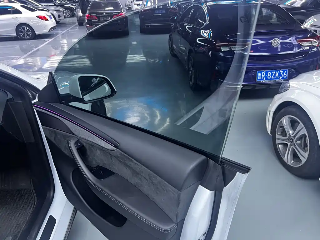 Tesla Model Y L — миниатюра 15