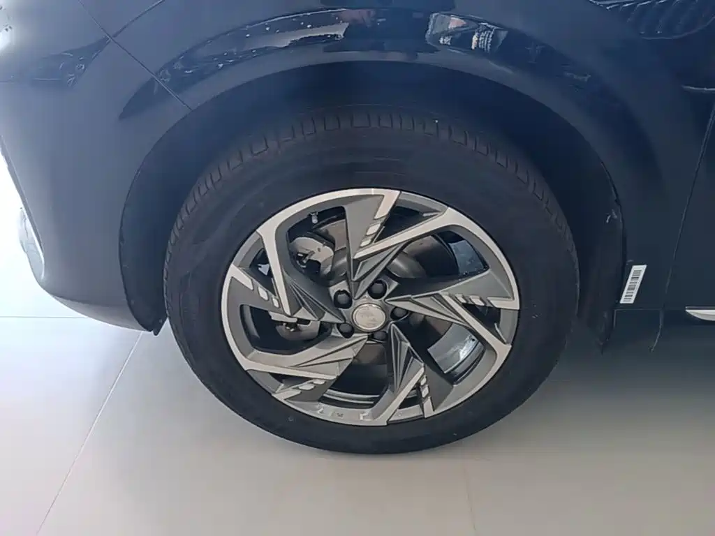 Hongqi Hongqi HS3 PHEV — миниатюра 23