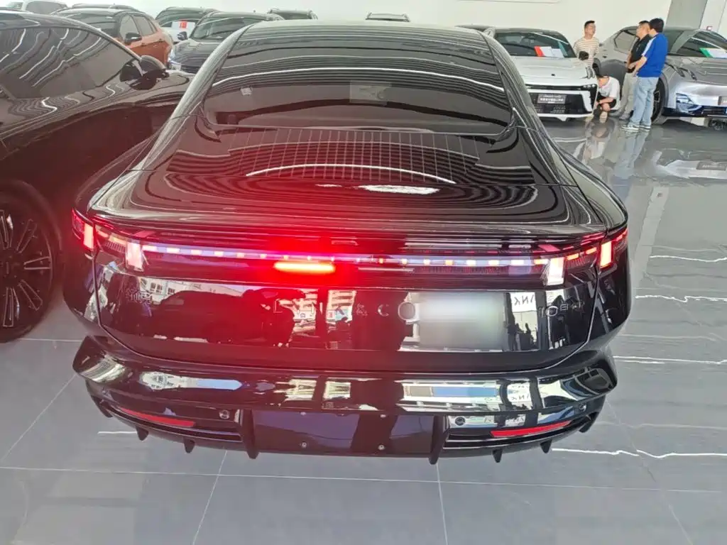 Lynk & Co 10 — миниатюра 6