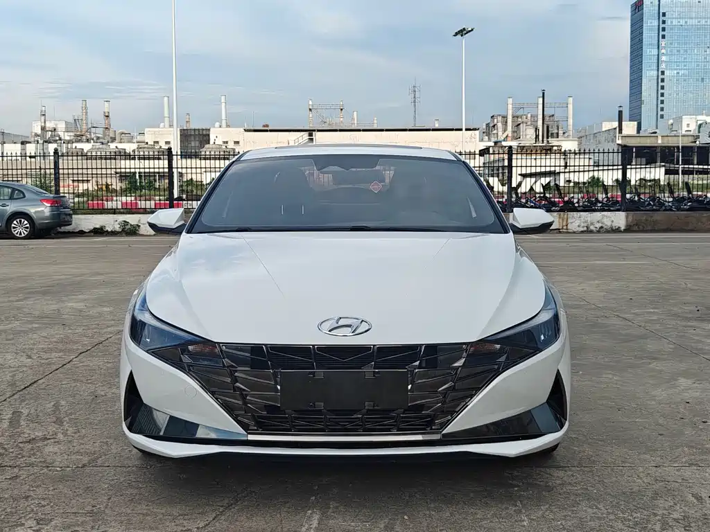 Hyundai Elantra — миниатюра 3