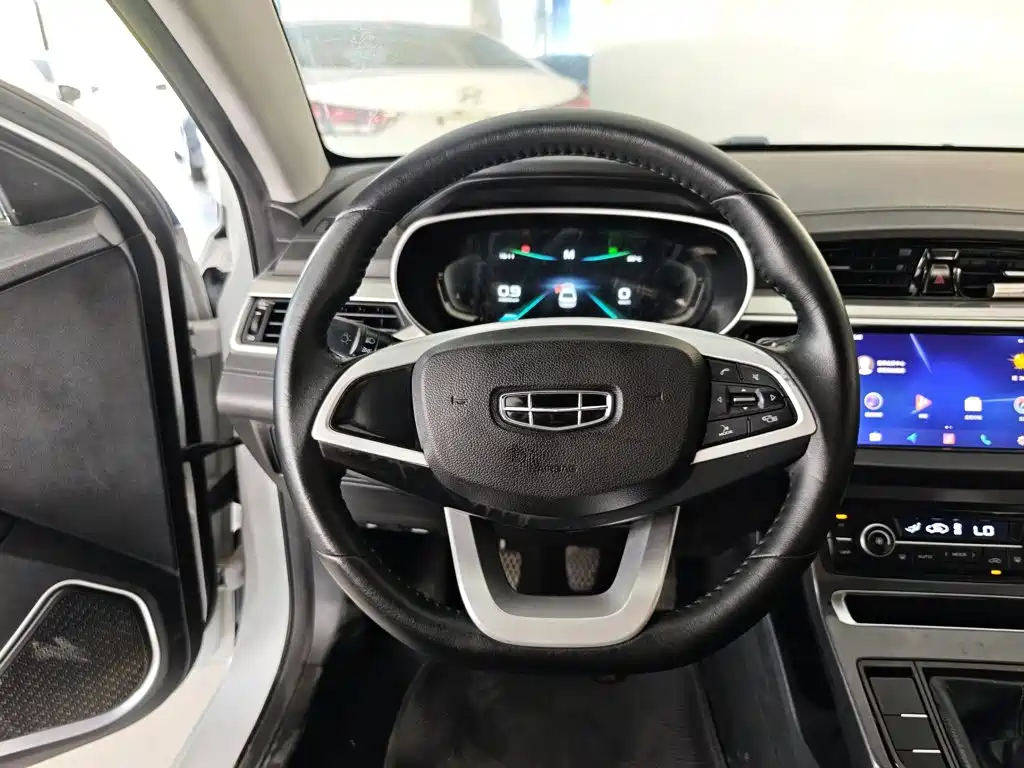 Geely Emgrand — миниатюра 11