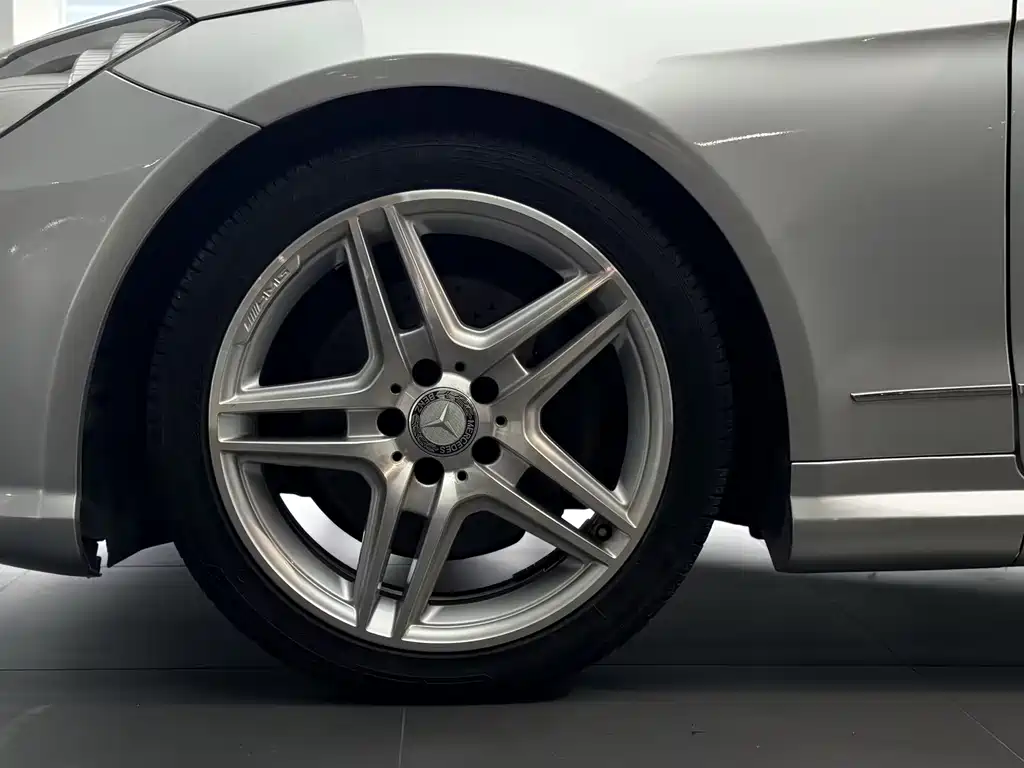 Mercedes-Benz E-Class (Import) — миниатюра 4