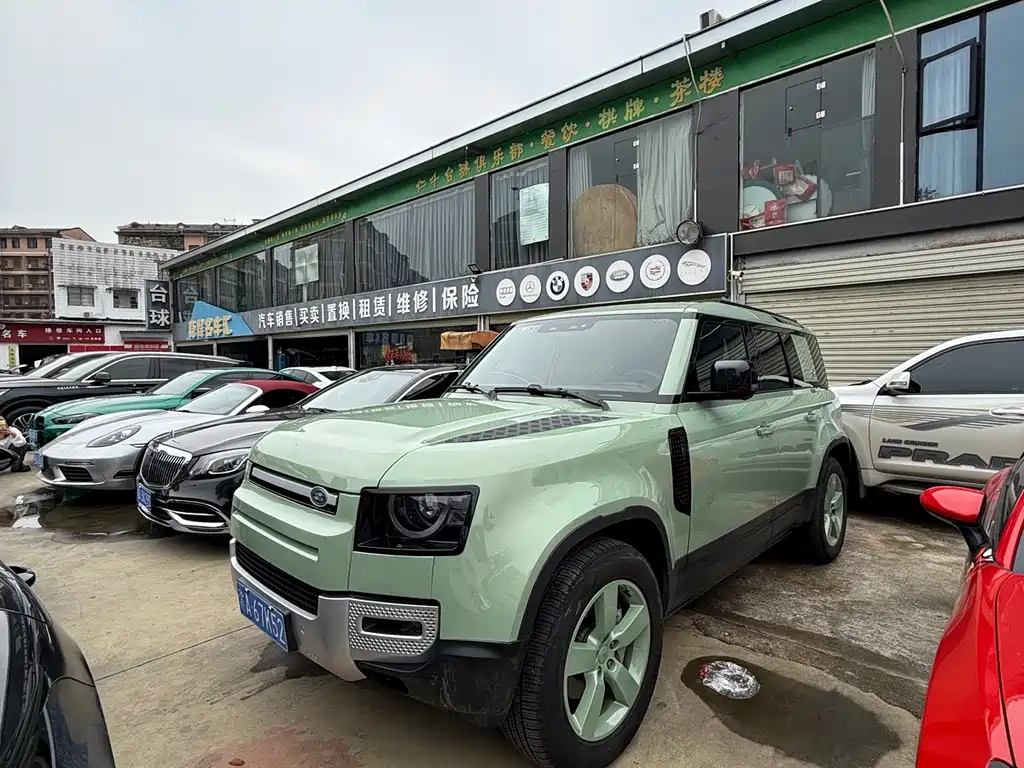 Land Rover Defender