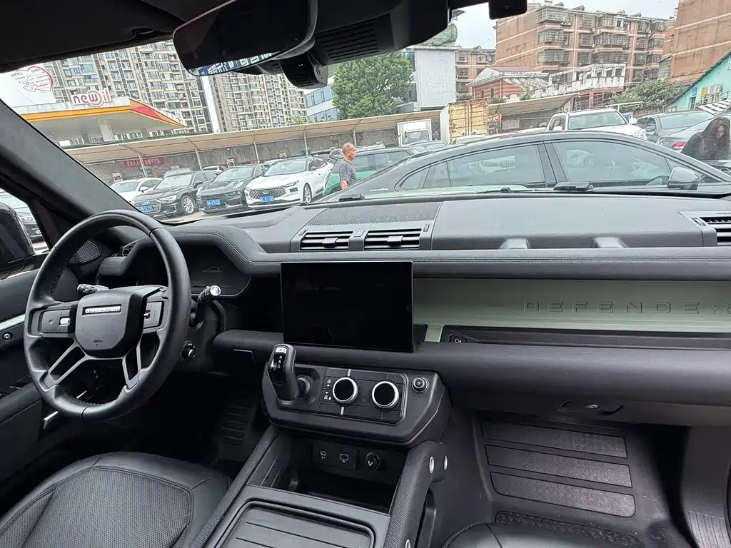 Land Rover Defender — миниатюра 7