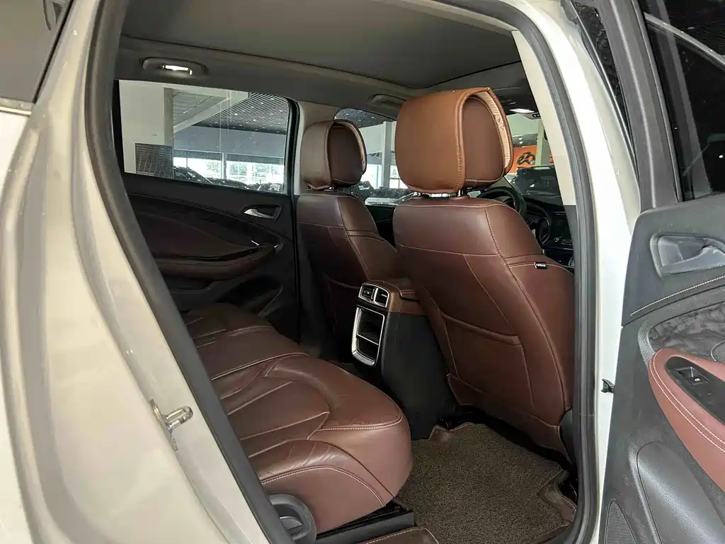 Buick Envision Plus — миниатюра 6