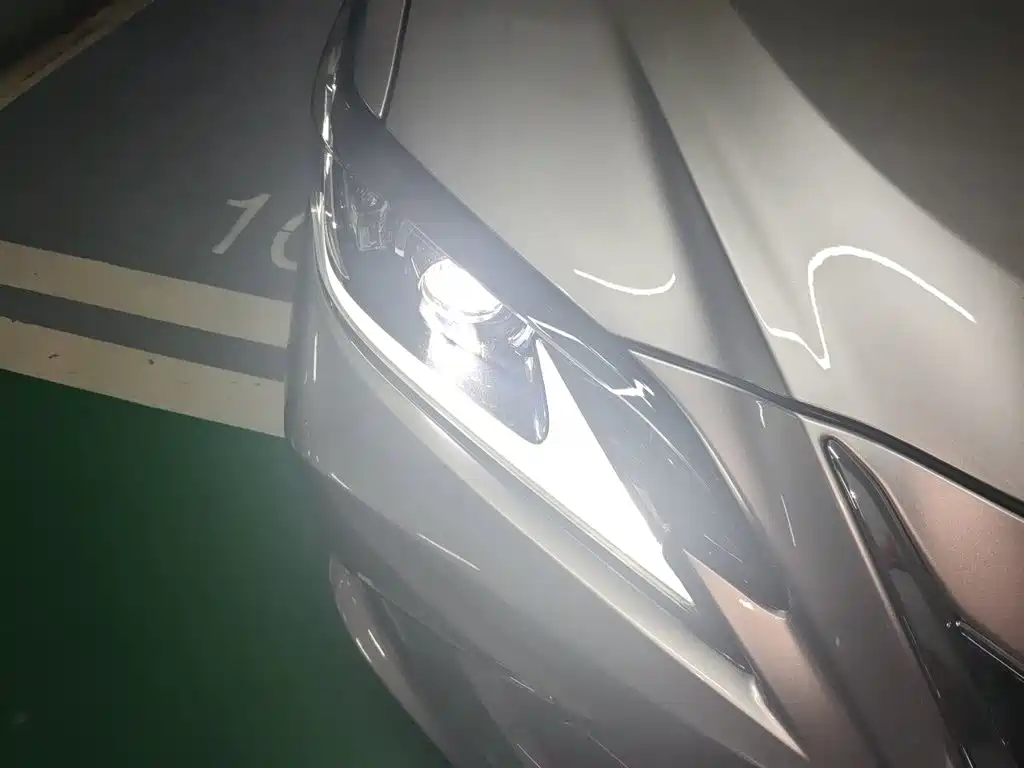 Lexus ES — миниатюра 7