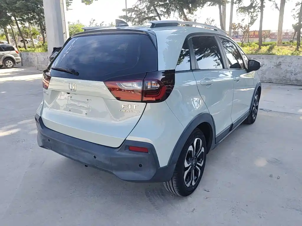 Honda Fit — миниатюра 7