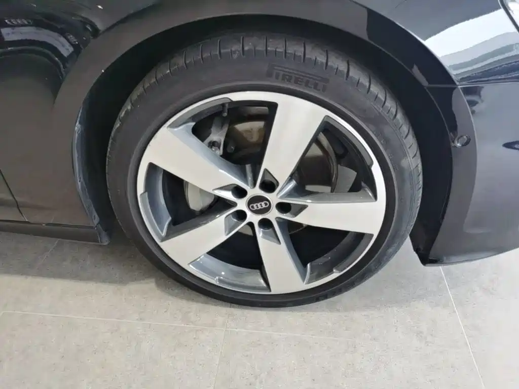 Audi A6L — миниатюра 12