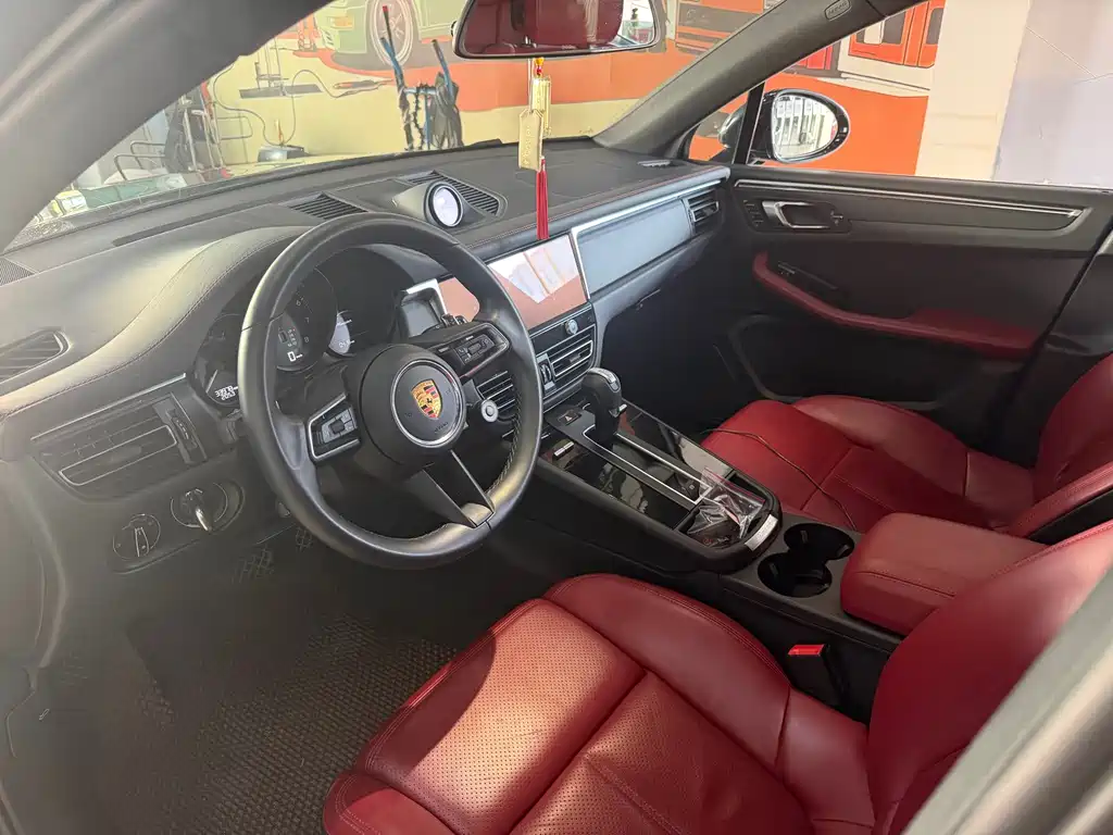 Porsche Macan — миниатюра 7