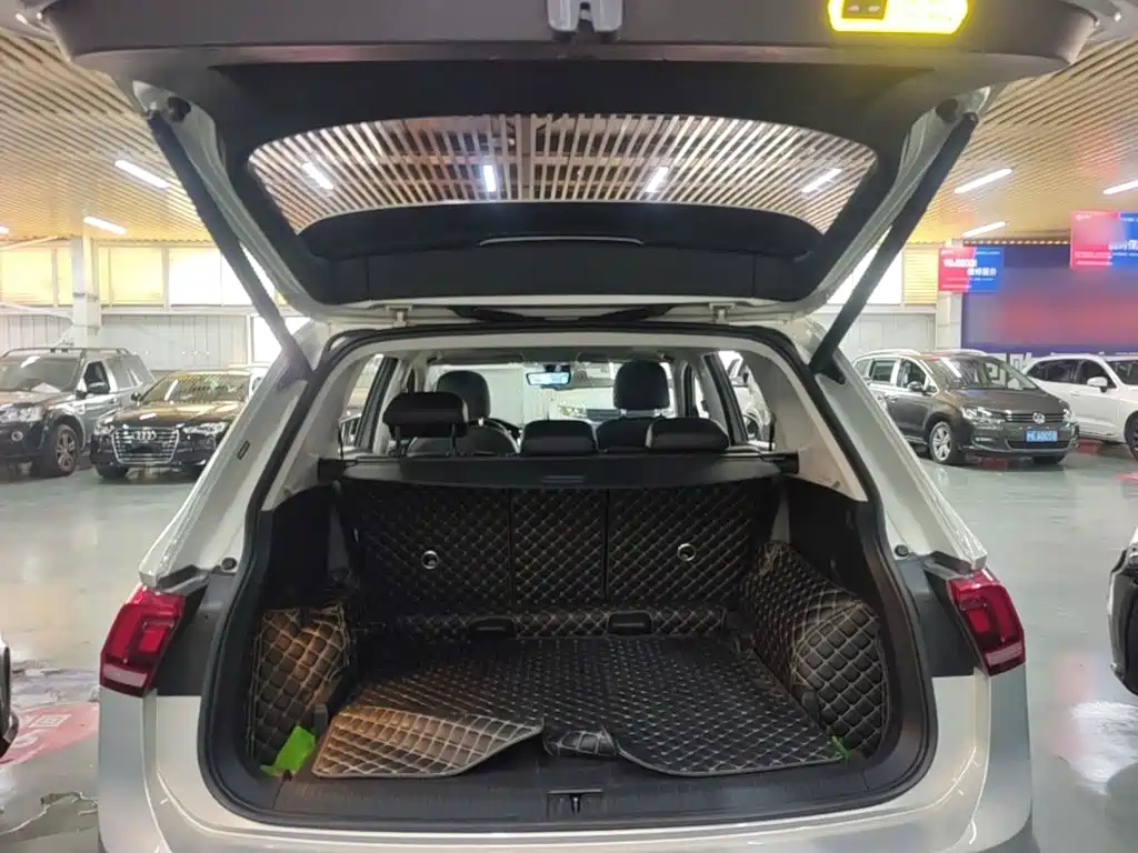 Volkswagen Tiguan L — миниатюра 19