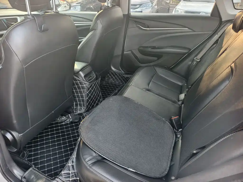 Buick Excelle — миниатюра 9