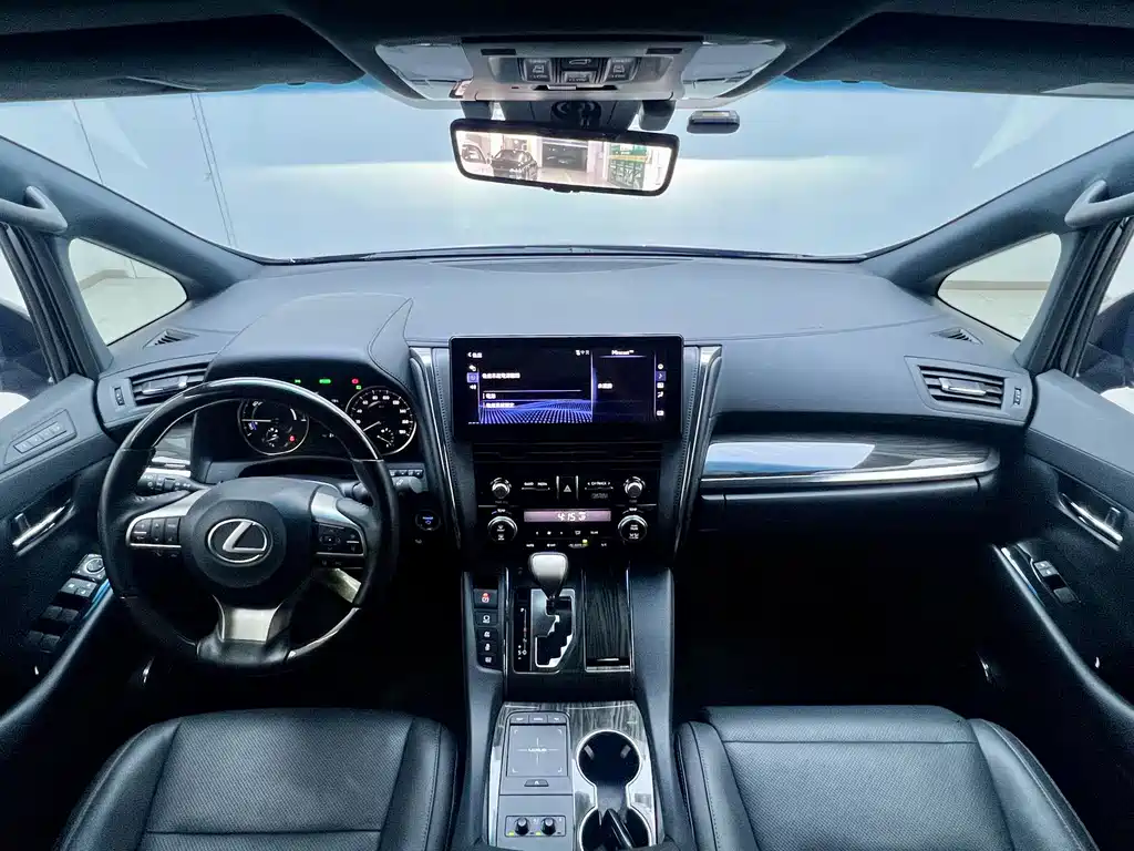 Lexus LM — миниатюра 33