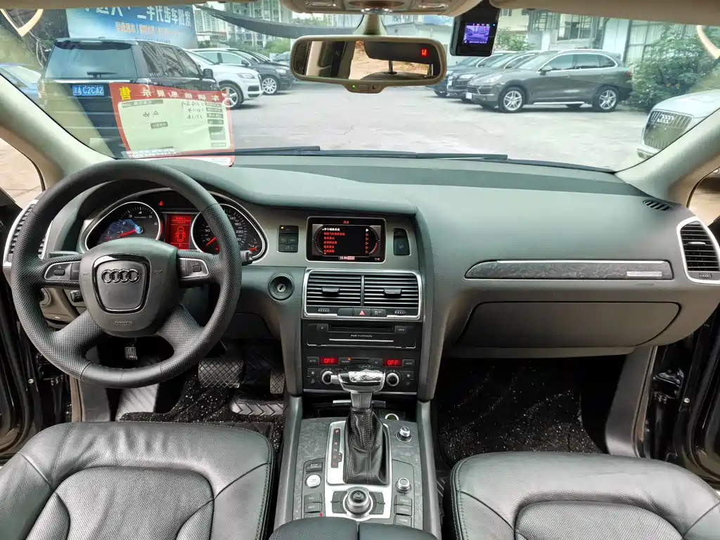 Audi Q7 — миниатюра 7