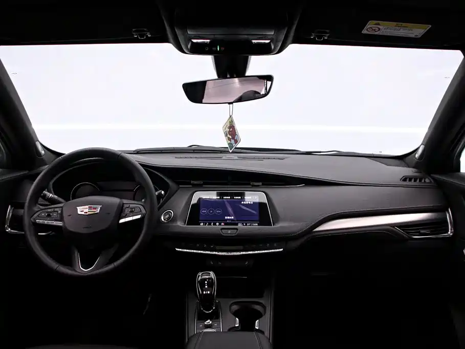 Cadillac XT4 — миниатюра 5