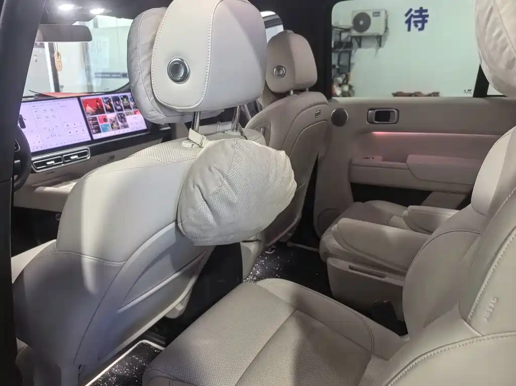 Li Auto Li L8 — миниатюра 11