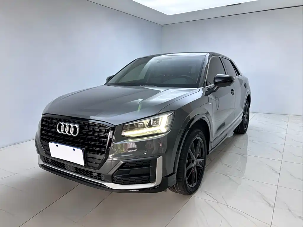 Audi Q2L 2021 35 TFSI Fashion