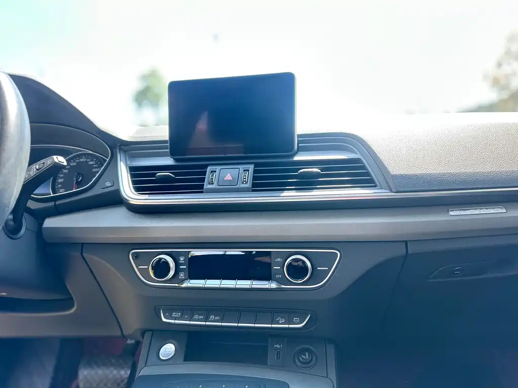 Audi Q5L — миниатюра 13