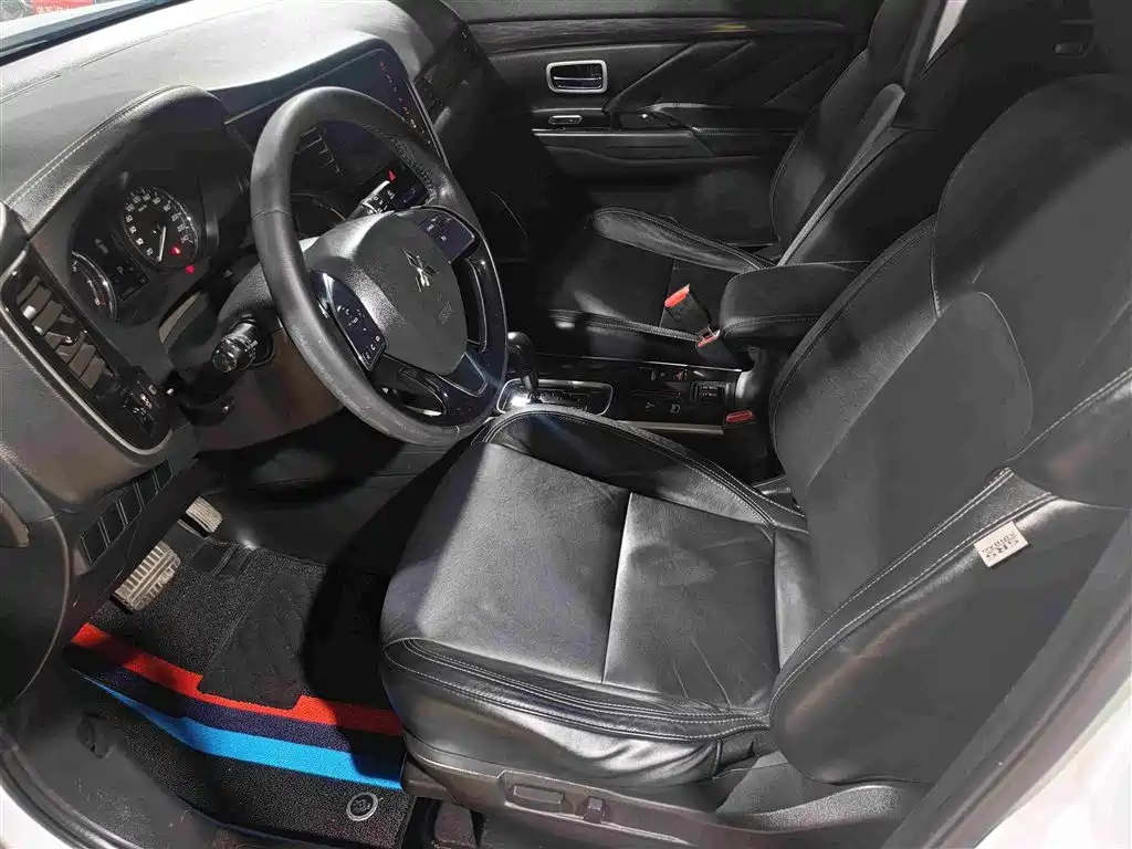 Mitsubishi Outlander — миниатюра 4