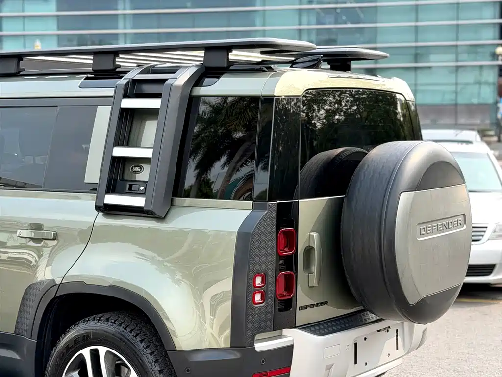 Land Rover Defender — миниатюра 25