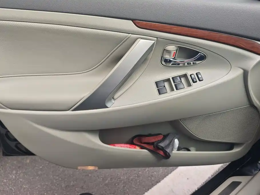 Toyota Camry — миниатюра 7