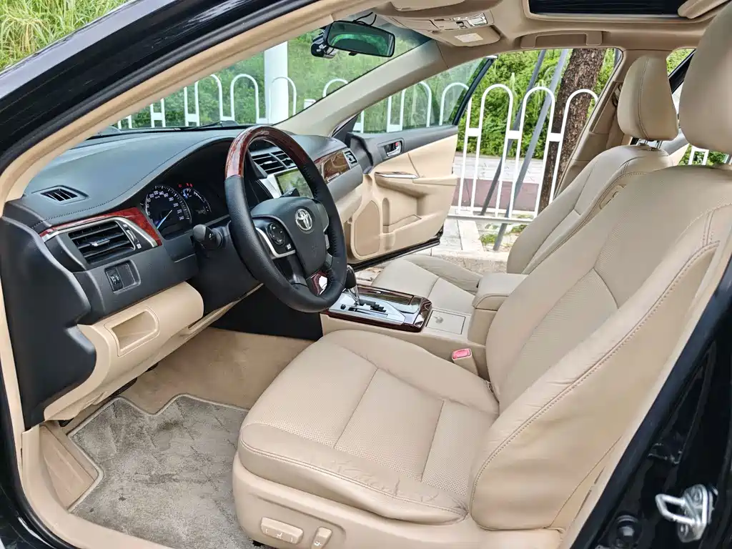 Toyota Camry — миниатюра 9