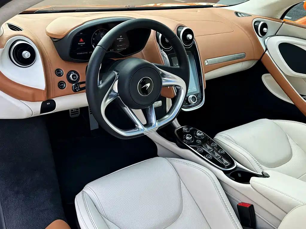 McLaren GT — миниатюра 11