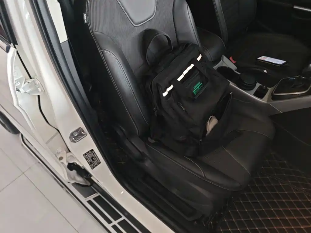 Ford Kuga — миниатюра 25