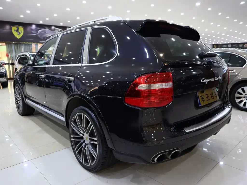 Porsche Cayenne — миниатюра 6
