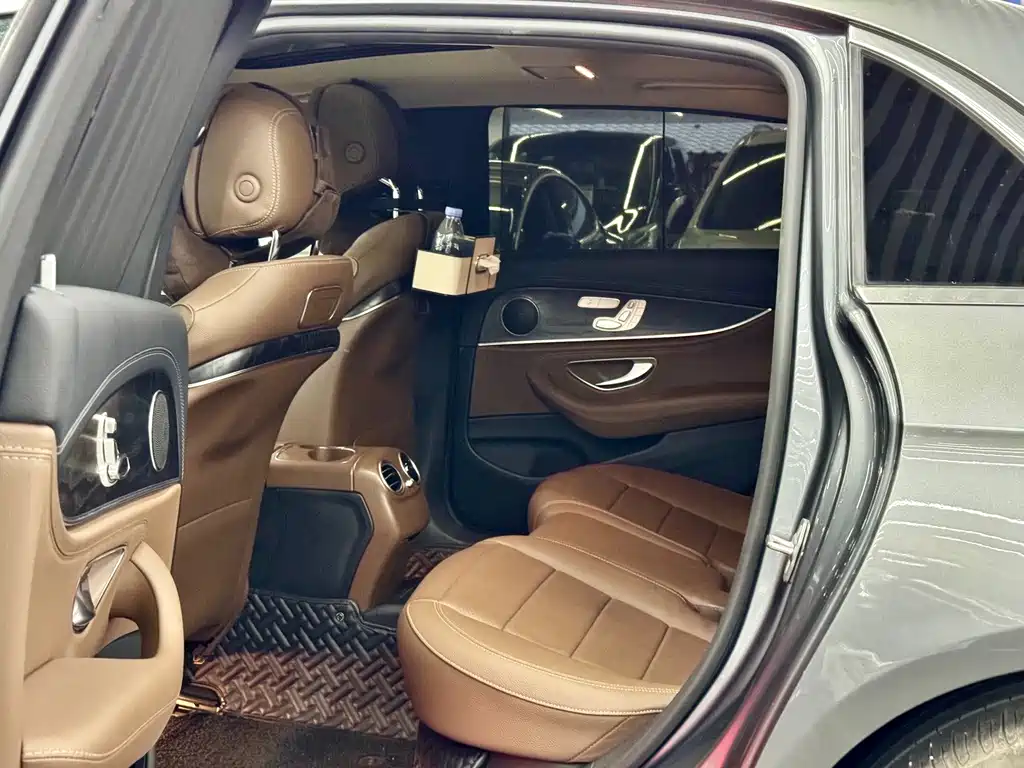 Mercedes-Benz E-Class — миниатюра 5