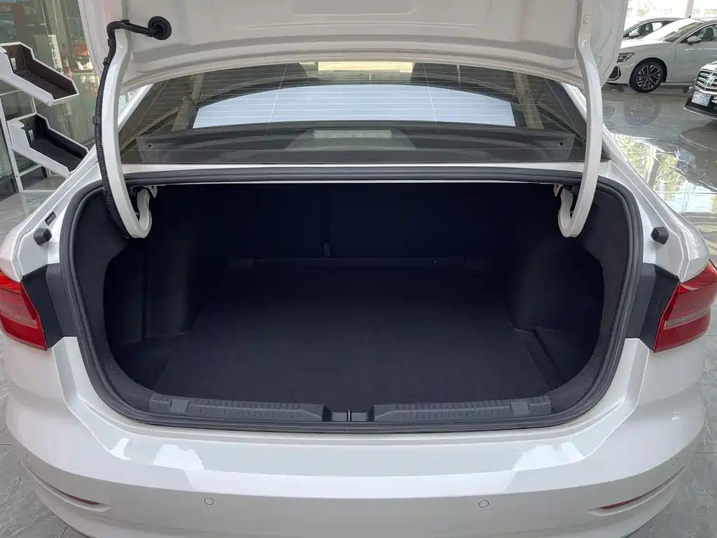 Volkswagen Lavida — миниатюра 21