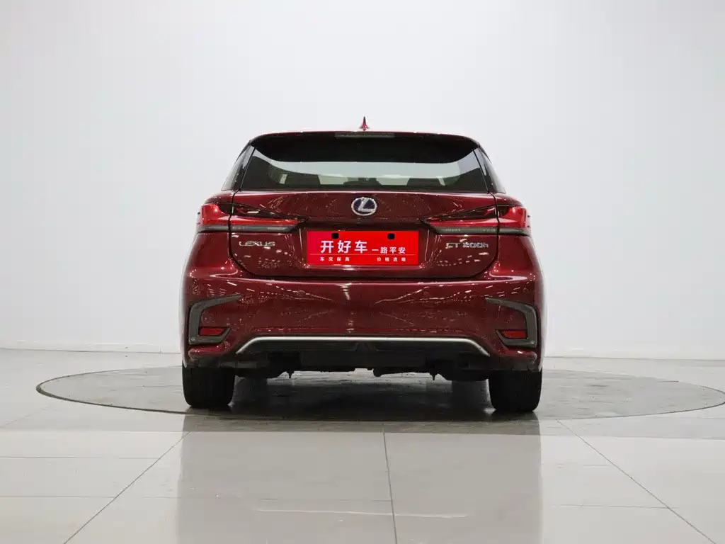 Lexus CT — миниатюра 4
