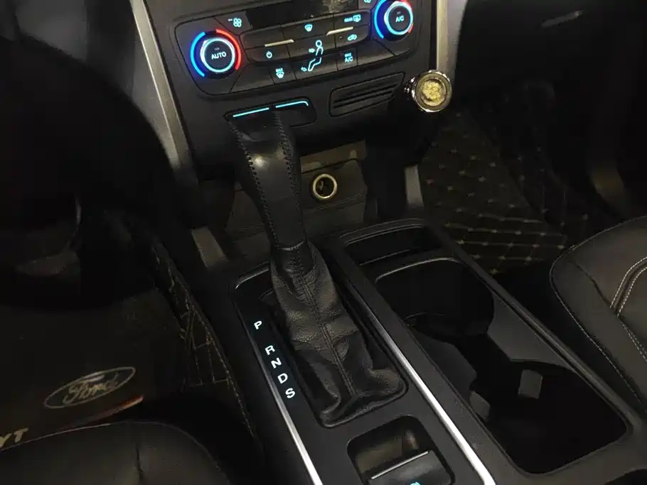 Ford Kuga — миниатюра 16