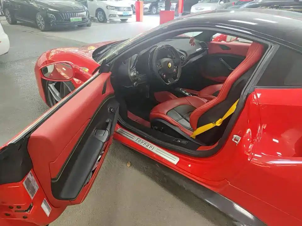 Ferrari 488 — миниатюра 6