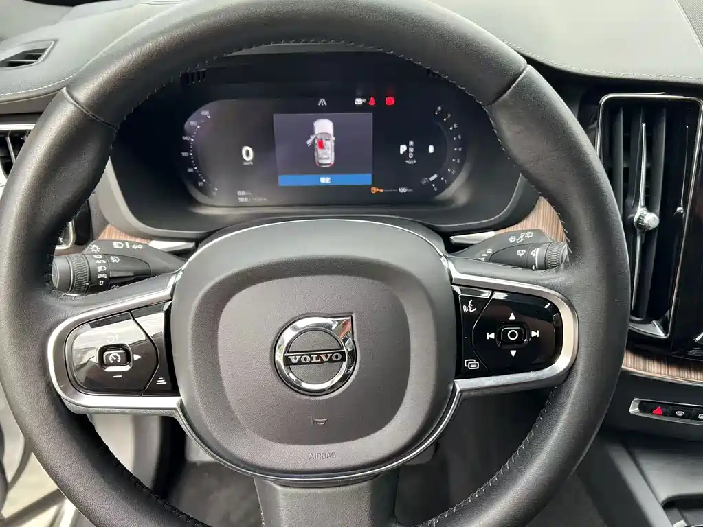 Volvo XC60 — миниатюра 9