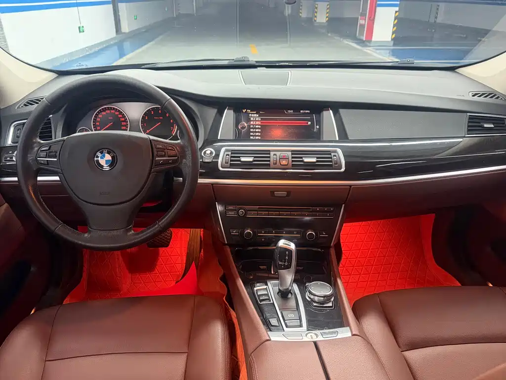 BMW 5 Series GT — миниатюра 9