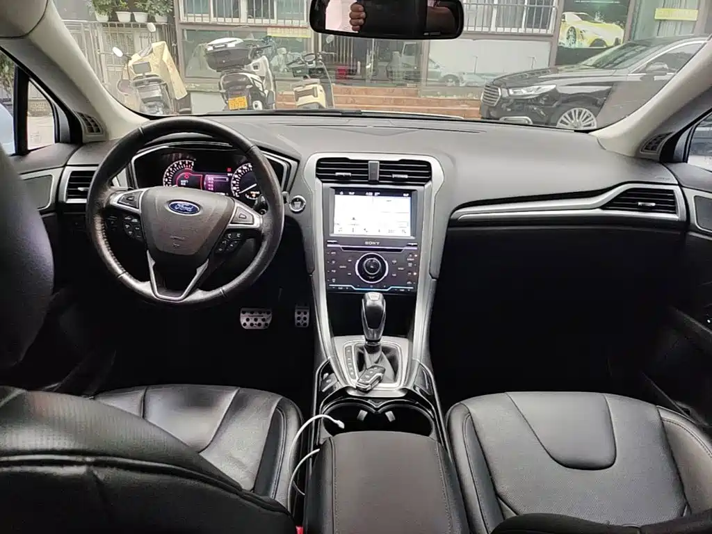 Ford Mondeo — миниатюра 10