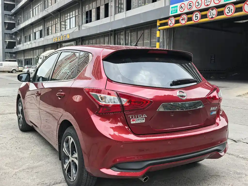 Nissan Tiida — миниатюра 8