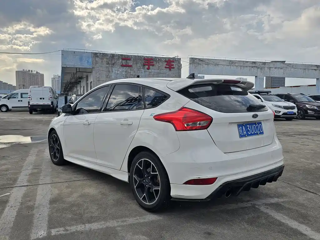 Ford Focus — миниатюра 7