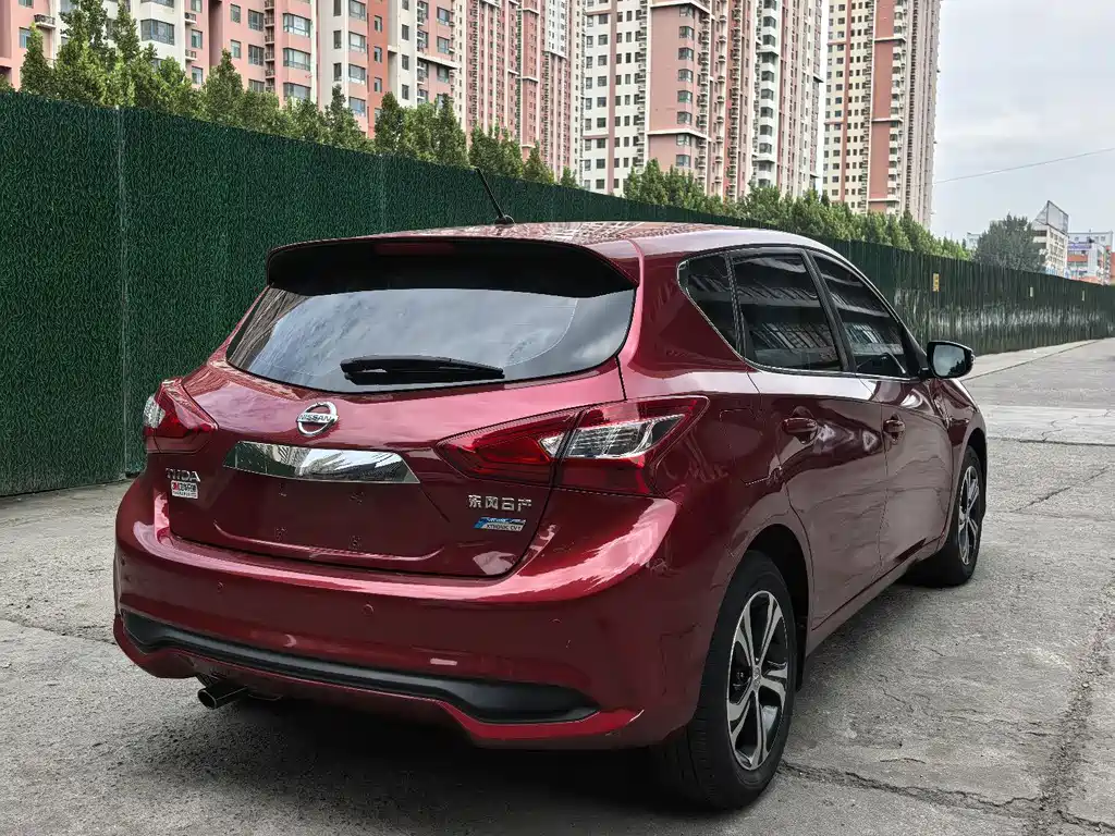 Nissan Tiida — миниатюра 9