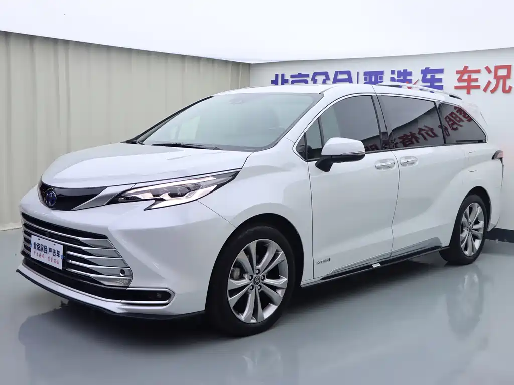 Toyota Sienna 2023 2.5L