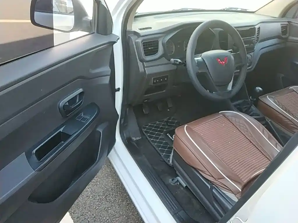 Wuling Hongguang V — миниатюра 16