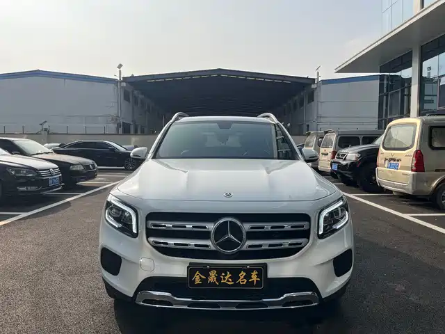 MERCEDES-BENZ GLB