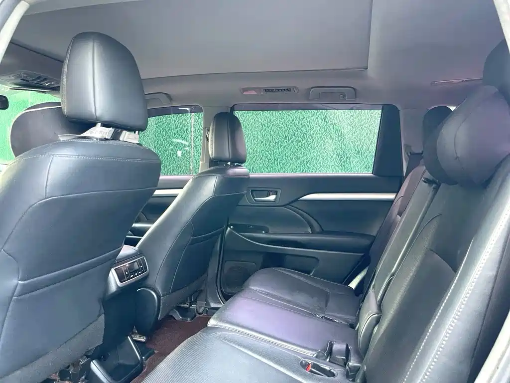 Toyota Highlander — миниатюра 6
