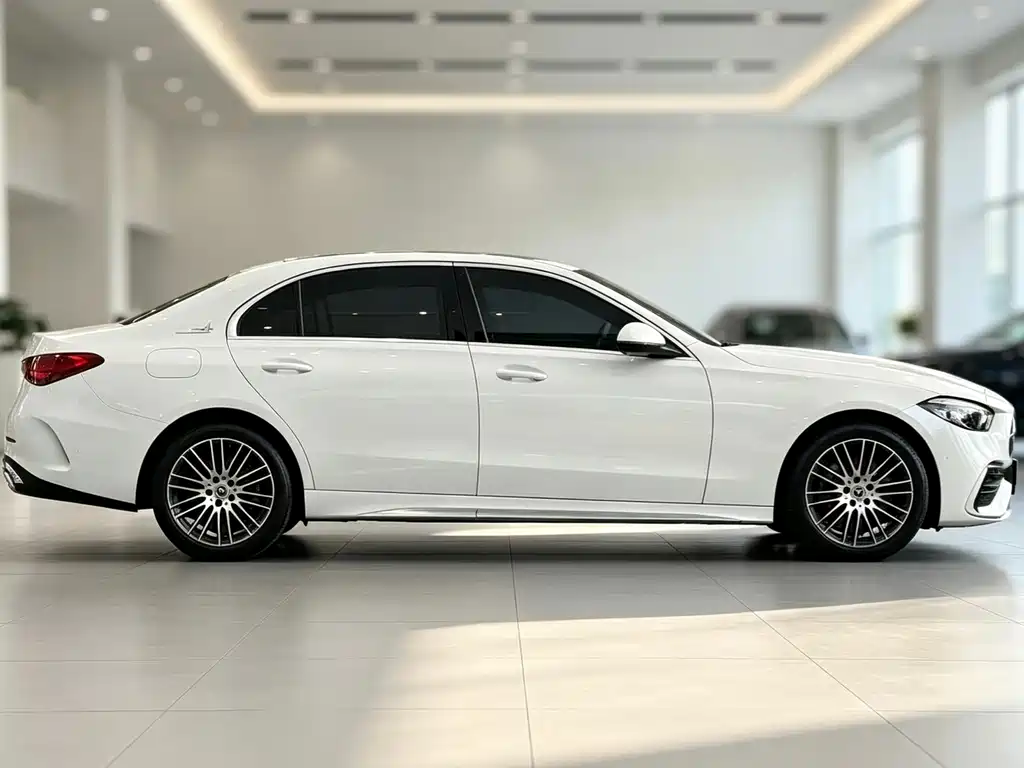 Mercedes-Benz C-Class — миниатюра 4