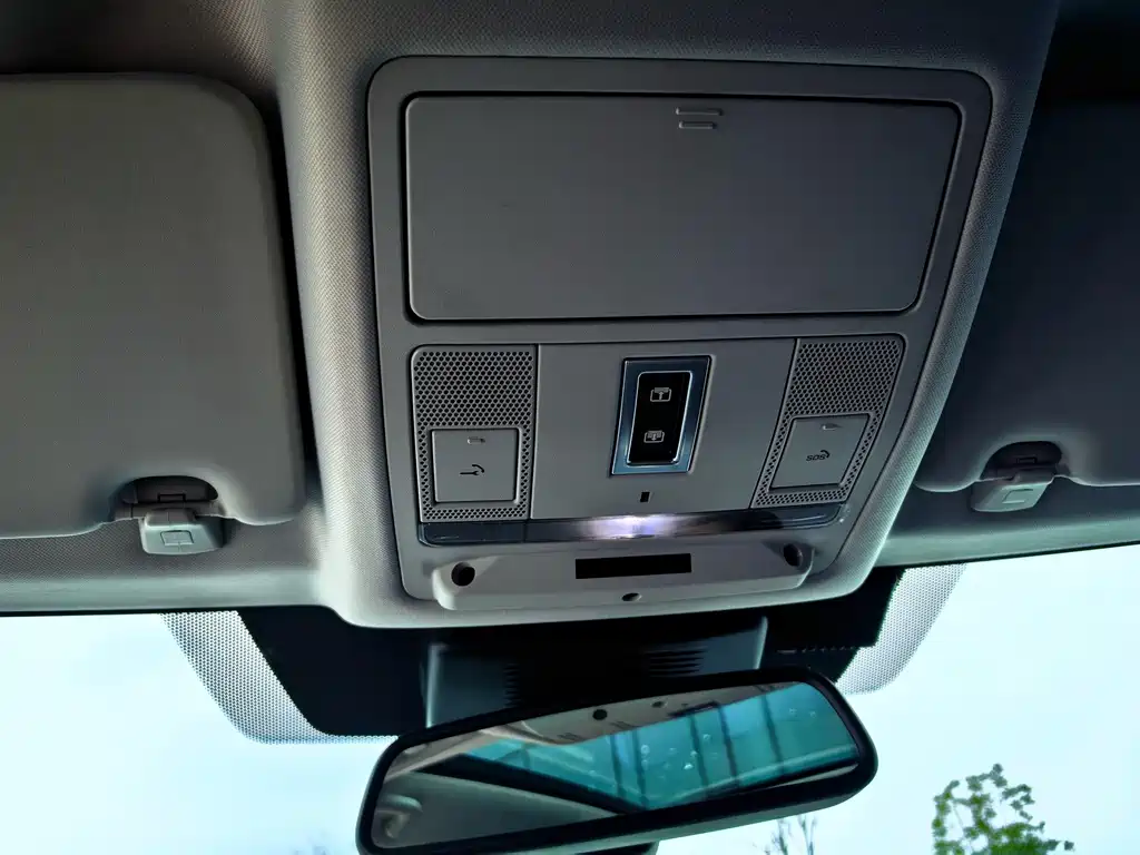 Land Rover Discovery Sport — миниатюра 10