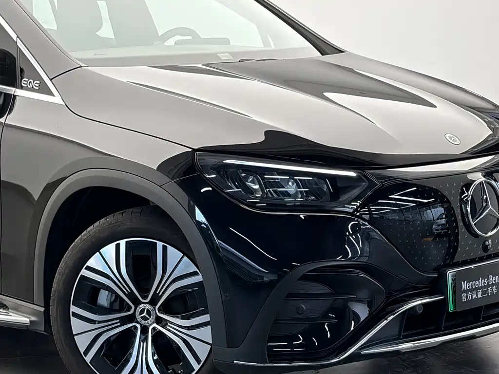 Mercedes-Benz EQE SUV — миниатюра 17